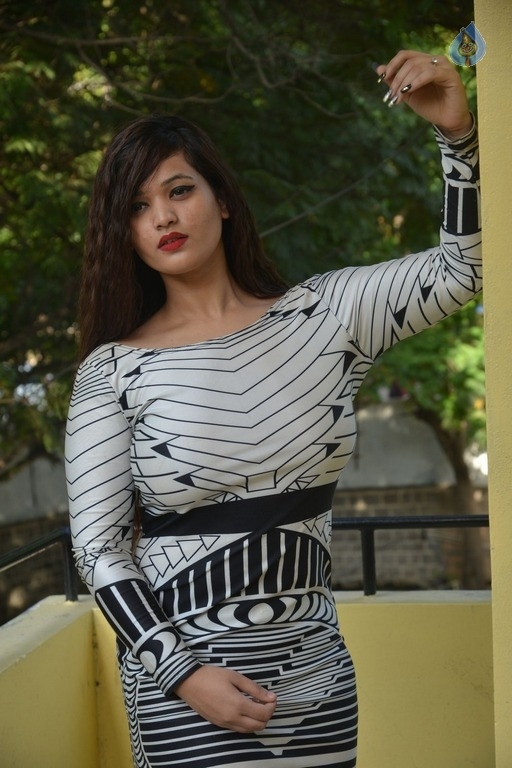 Himani Latest Photos - 23 / 38 photos