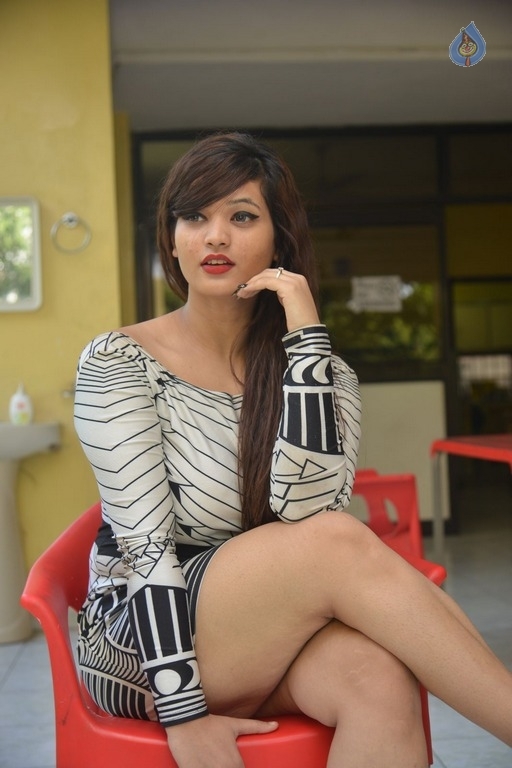 Himani Latest Photos - 27 / 38 photos