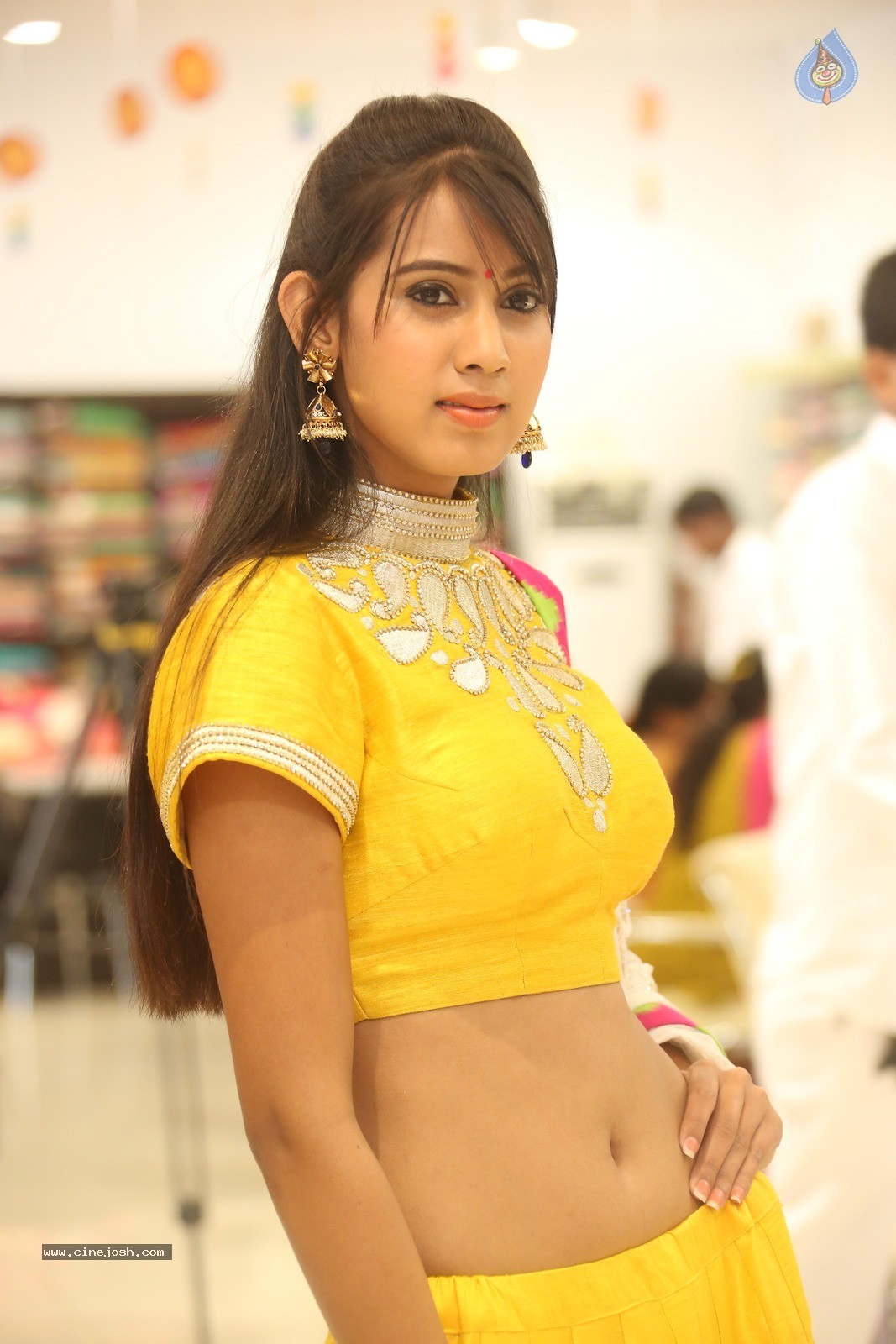 Honey New Stills - 18 / 30 photos