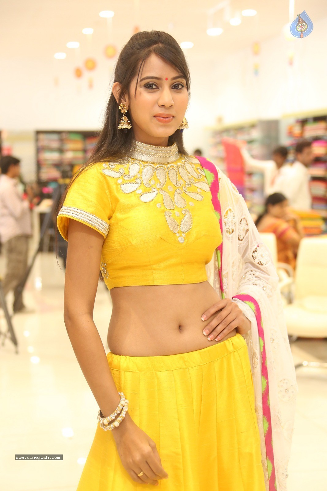 Honey New Stills - 28 / 30 photos