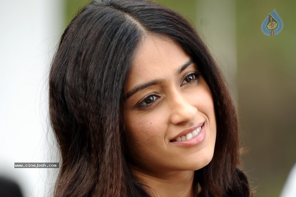 Ileana Gallery - 16 / 42 photos