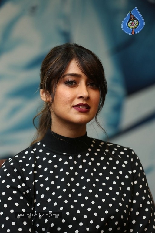 Ileana Interview Stills - 33 / 36 photos