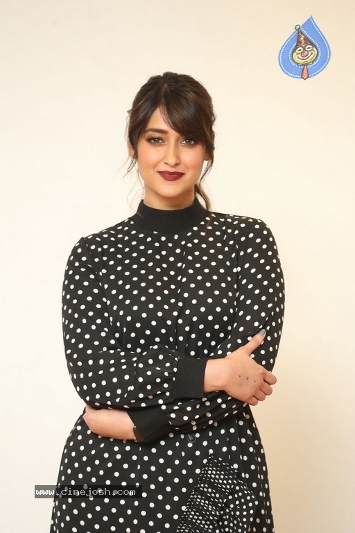 Ileana Interview Stills - 34 / 36 photos