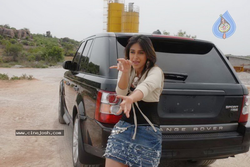 Ileana Latest Stills - 29 / 48 photos