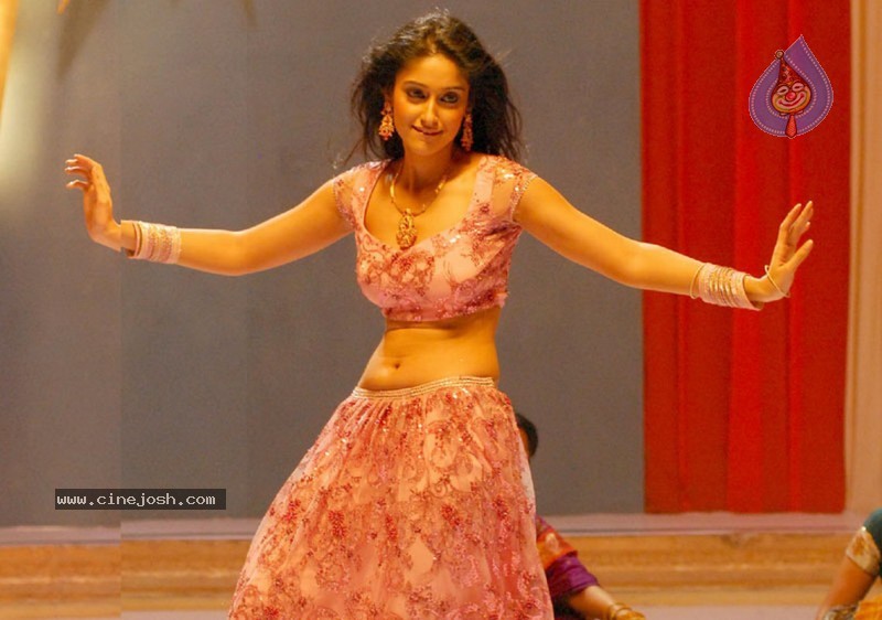 Ileana New Photo Gallery  - 62 / 78 photos