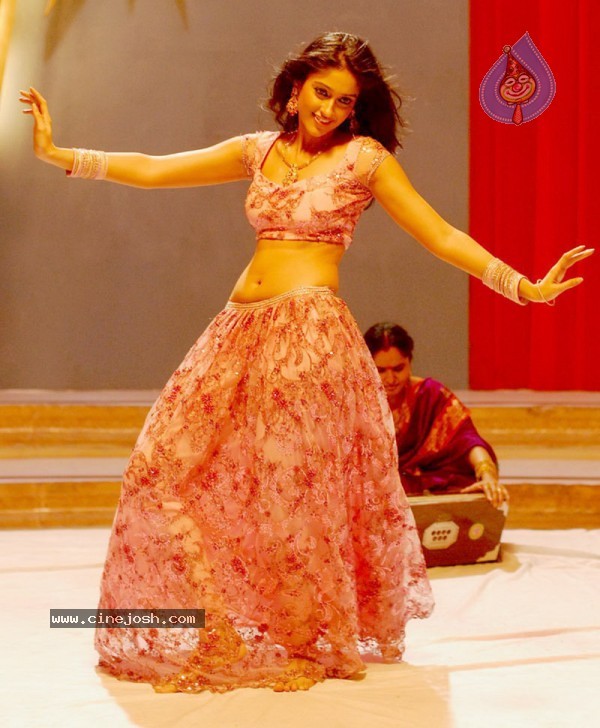 Ileana New Photo Gallery  - 65 / 78 photos