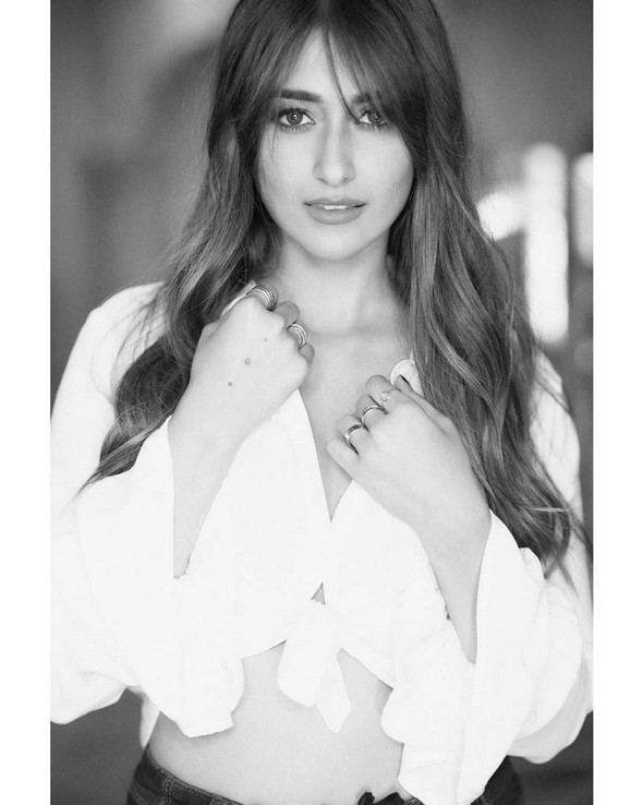 Ileana Photos - 1 / 17 photos