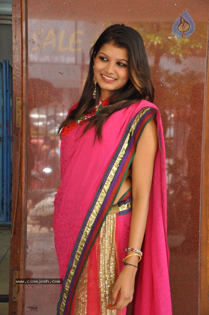 Isha Agarwal Stills - 6 / 35 photos