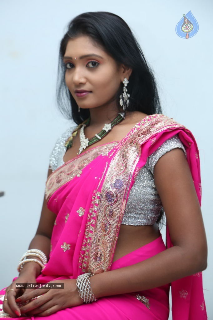 Isha Hot Stills - 9 / 76 photos