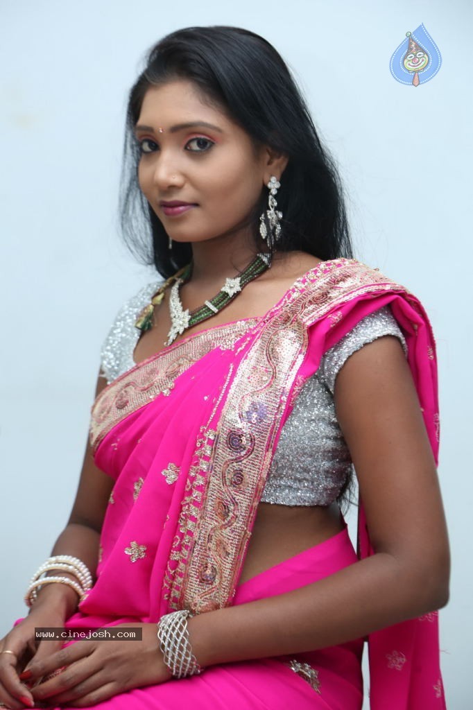 Isha Hot Stills - 19 / 76 photos