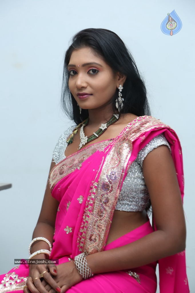 Isha Hot Stills - 60 / 76 photos