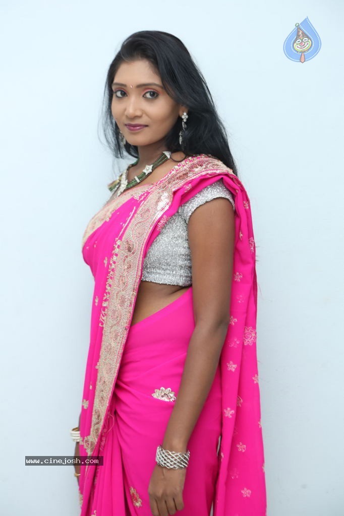 Isha Hot Stills - 62 / 76 photos