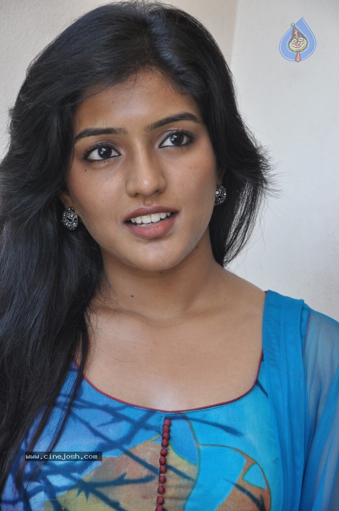 Isha Stills - 14 / 43 photos