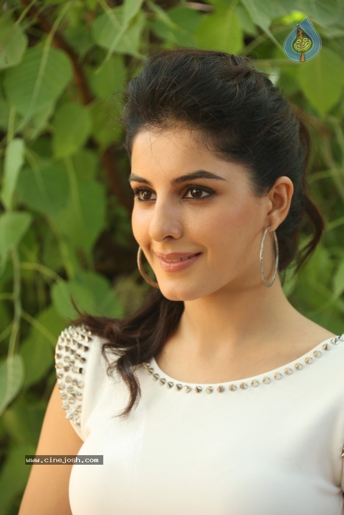 Isha Talwar Latest Photos - 92 / 97 photos