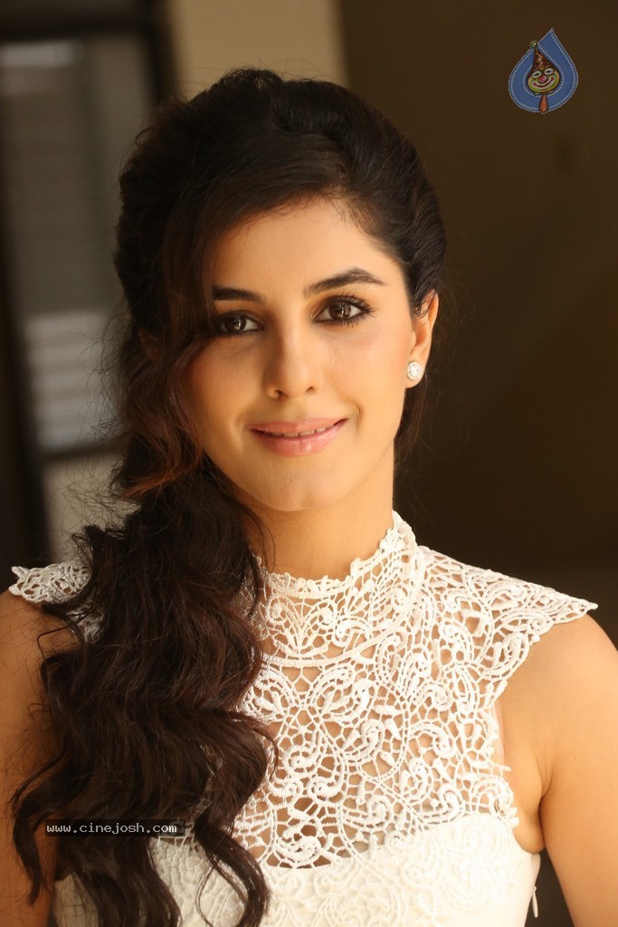 Isha Talwar Pics - 84 / 107 photos