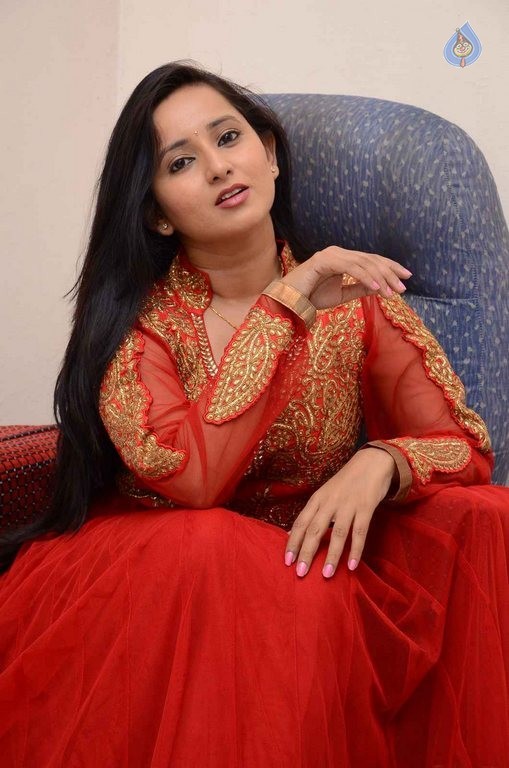 Ishika Singh Latest Photos - 29 / 33 photos