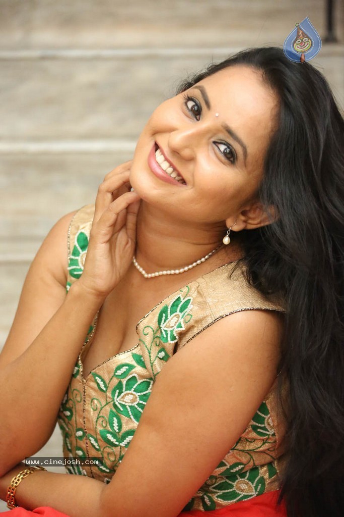 Ishika Singh Latest Pics - 64 / 84 photos