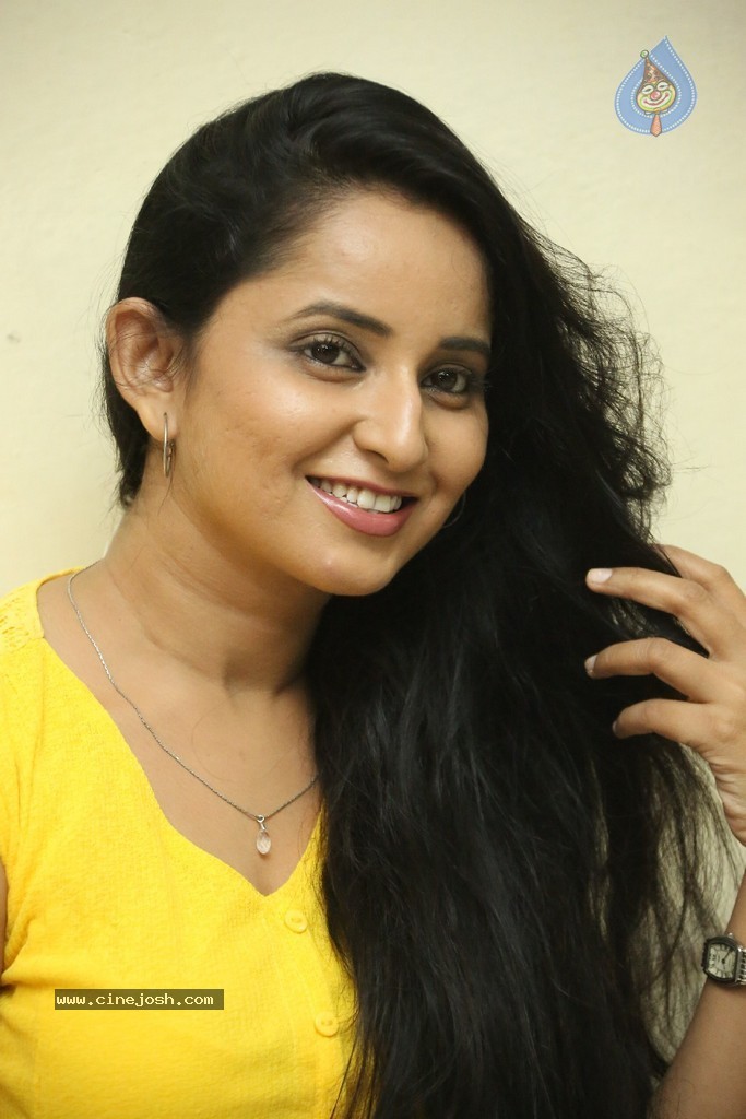 Ishika Singh Latest Pics - 116 / 118 photos