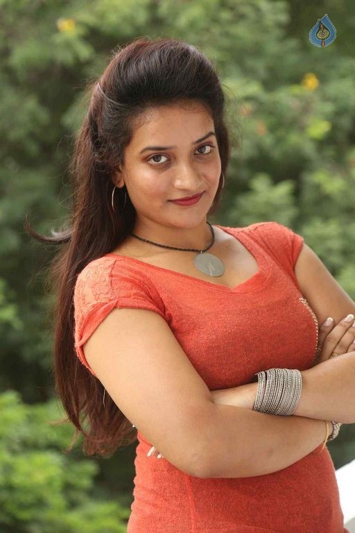 Janani Latest Photos - 38 / 39 photos