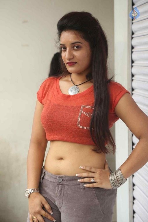 Janani Latest Photos - 39 / 39 photos