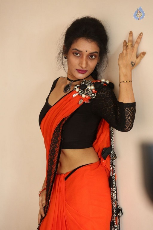 Janani New Pics - 4 / 34 photos