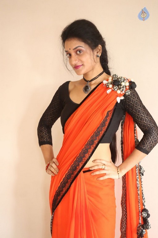 Janani New Pics - 26 / 34 photos