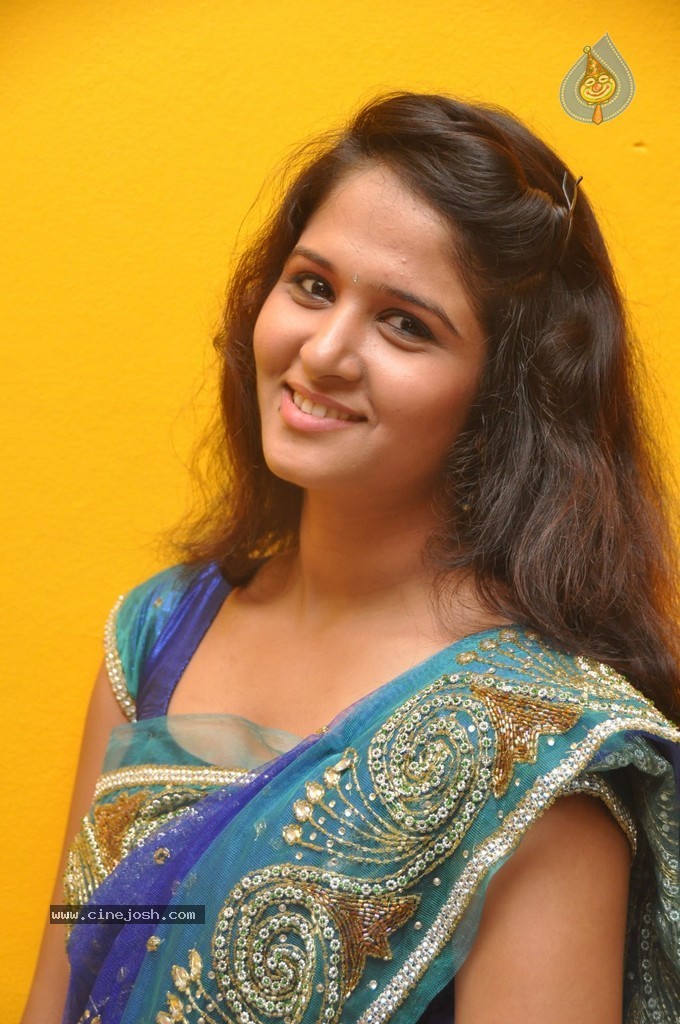 Jayanthi Rajput Stills - 15 / 80 photos