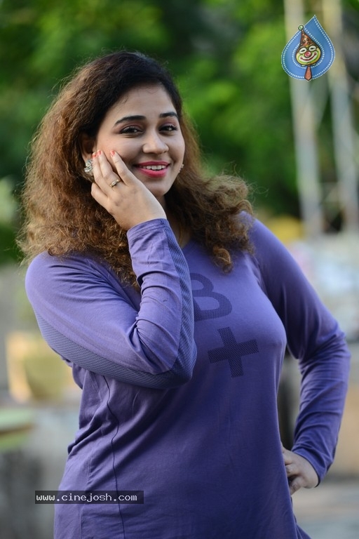 Jayathi New Stills - 19 / 21 photos