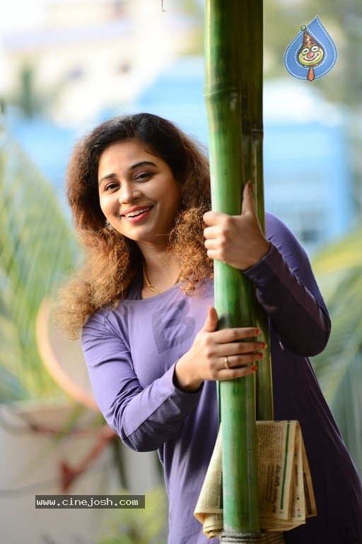 Jayathi New Stills - 21 / 21 photos