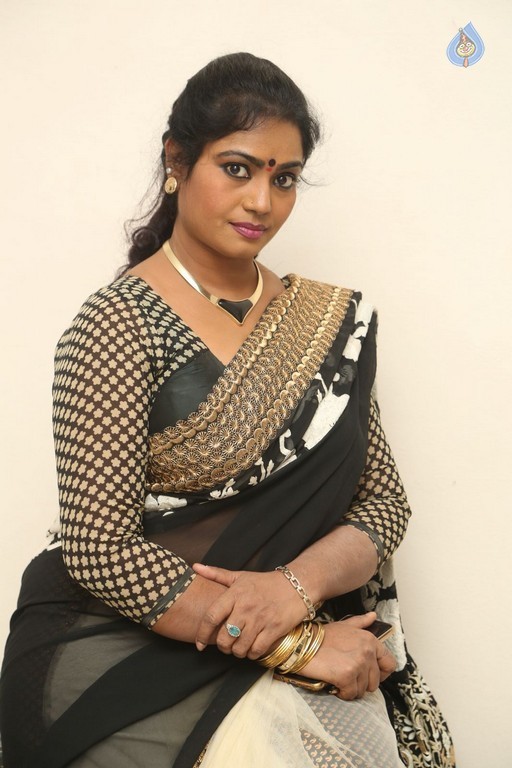 Jayavani Latest Gallery - 17 / 32 photos