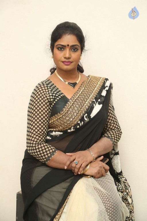 Jayavani Latest Gallery - 19 / 32 photos