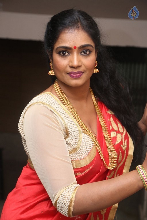 Jayavani New Photos - 18 / 42 photos