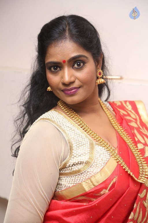 Jayavani New Photos - 24 / 42 photos