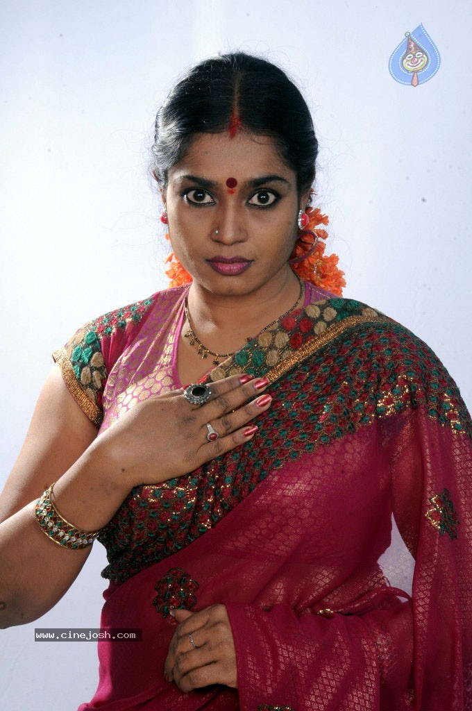 Jayavani New Stills - 23 / 29 photos