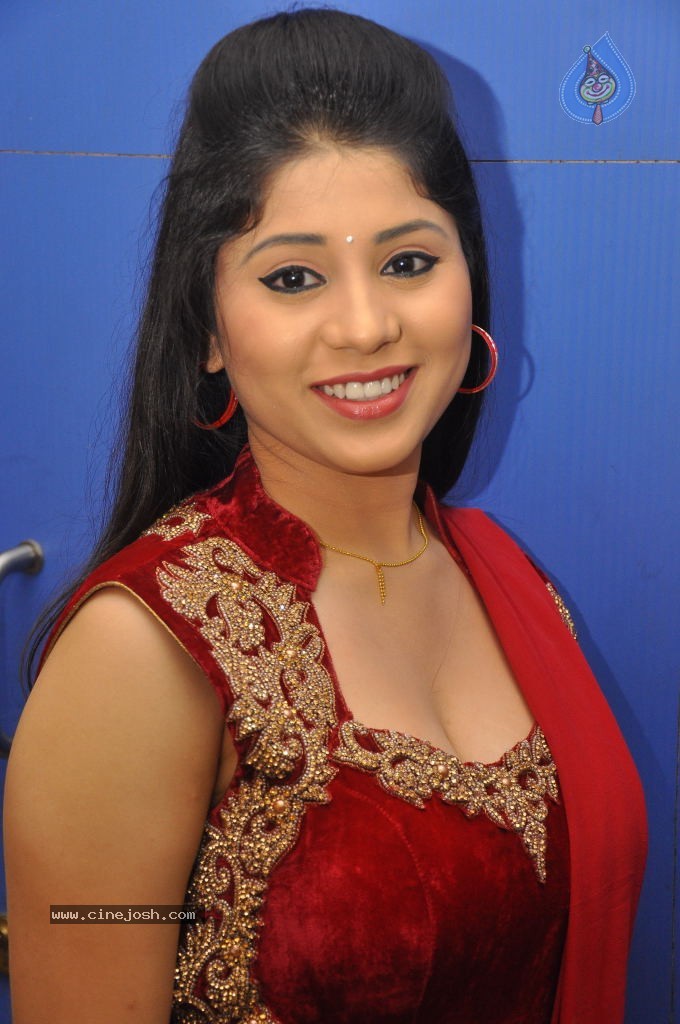 Jiya Hot Photos - 24 / 67 photos