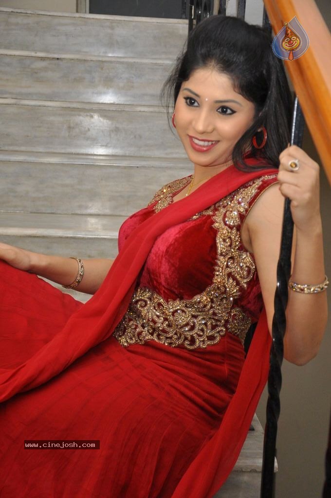 Jiya Hot Photos - 63 / 67 photos