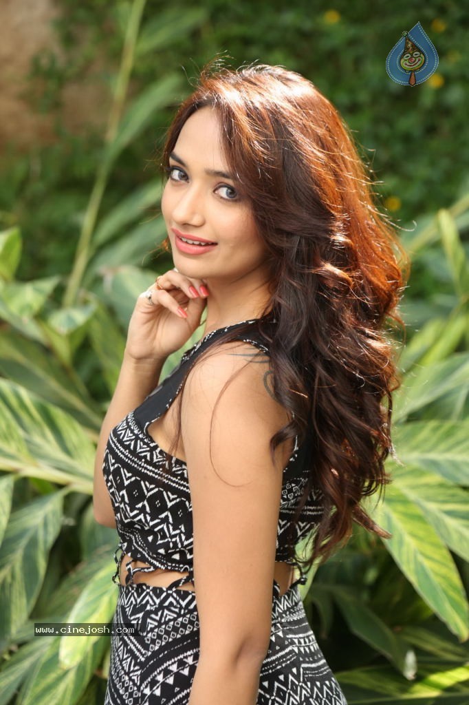 Jiya Latest Stills - 35 / 135 photos