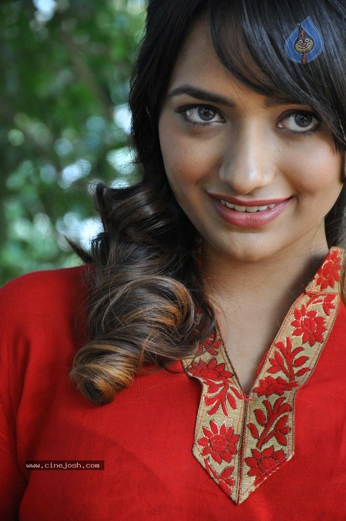 Jiya New Stills - 35 / 68 photos