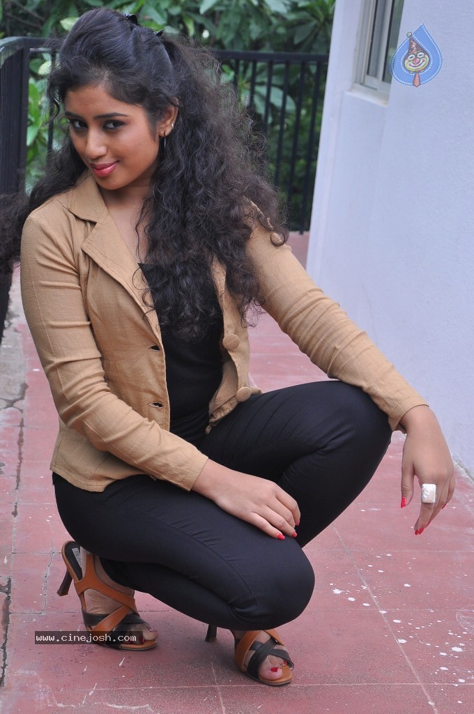 Jr Jeevitha Stills - 4 / 74 photos