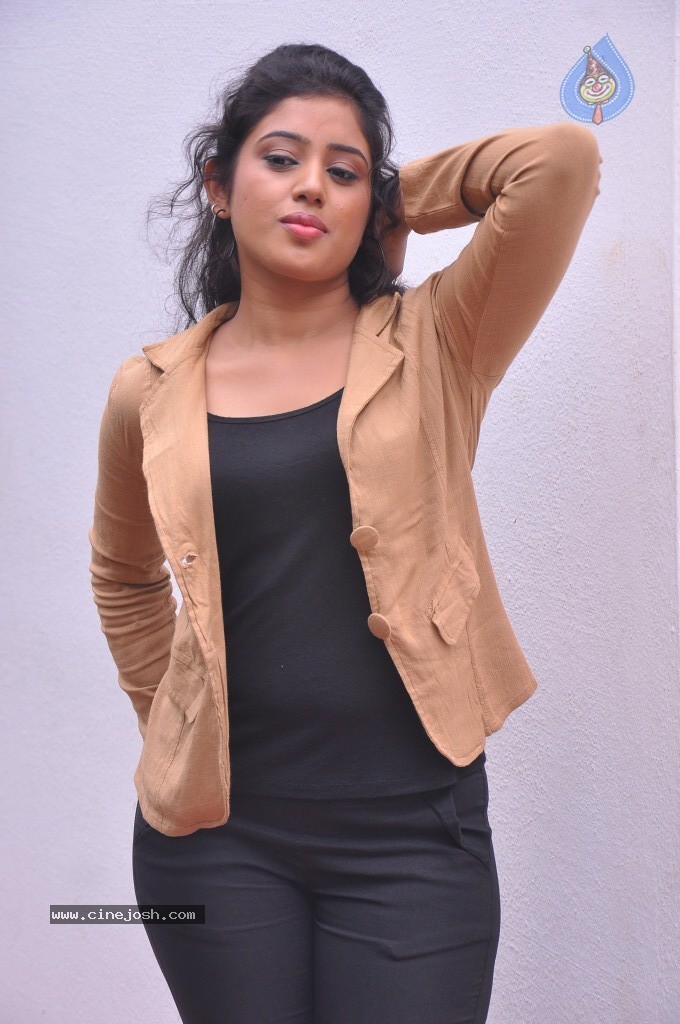 Jr Jeevitha Stills - 26 / 74 photos