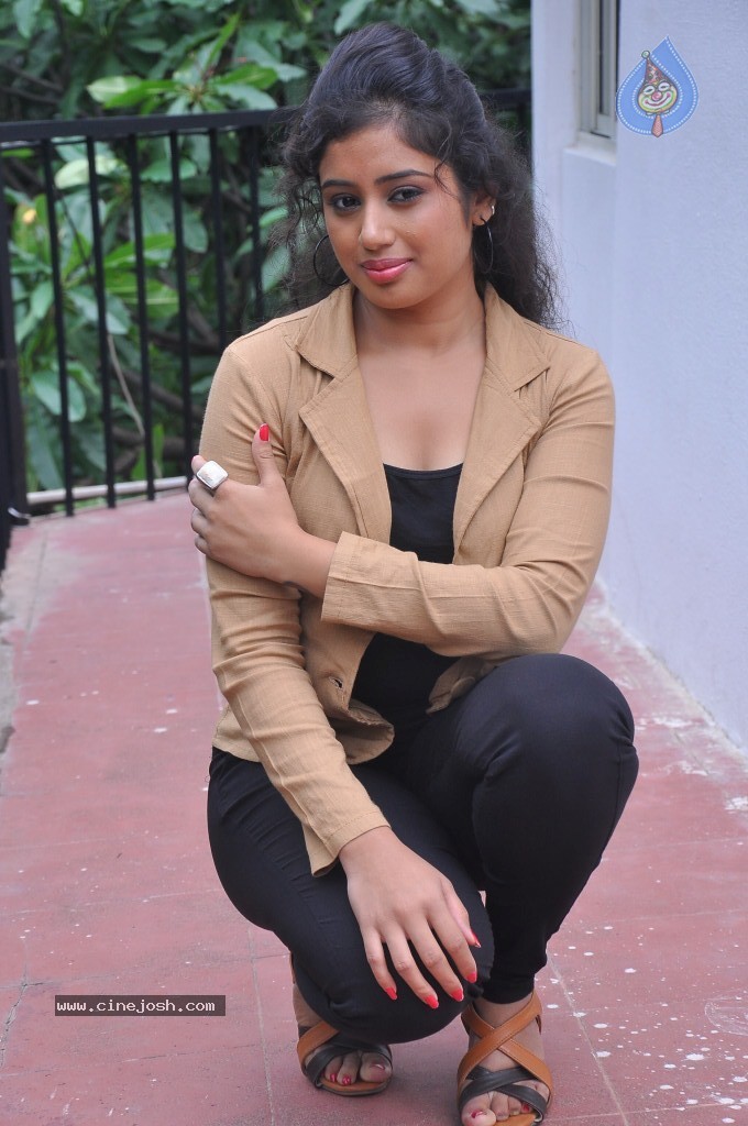 Jr Jeevitha Stills - 50 / 74 photos