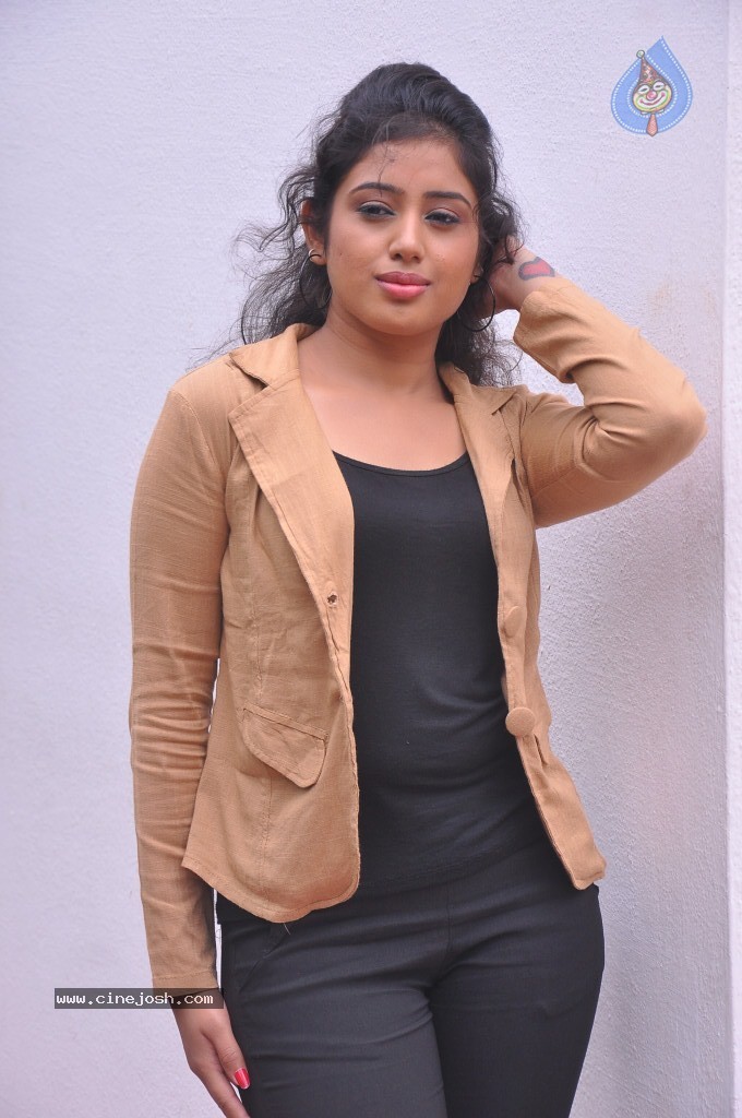 Jr Jeevitha Stills - 51 / 74 photos