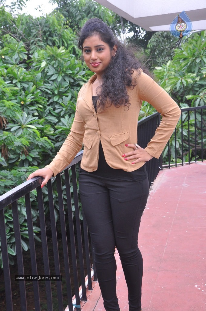 Jr Jeevitha Stills - 52 / 74 photos