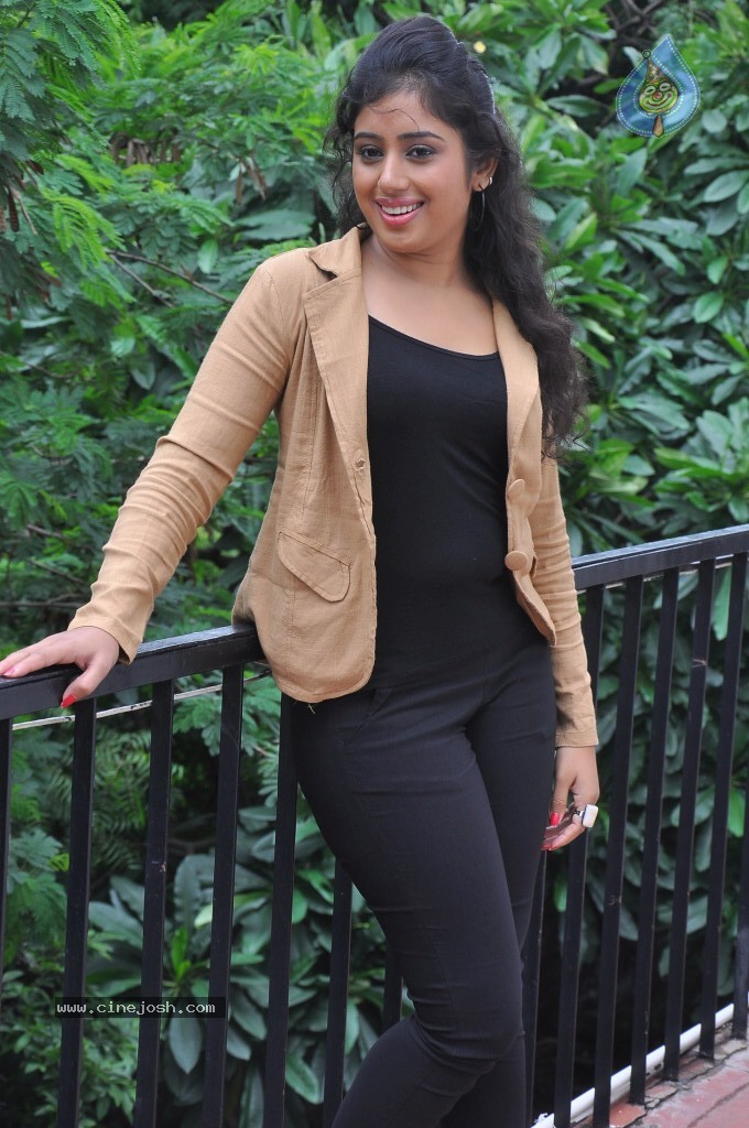 Jr Jeevitha Stills - 53 / 74 photos