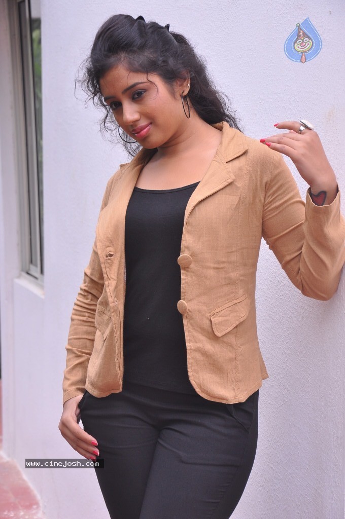 Jr Jeevitha Stills - 57 / 74 photos