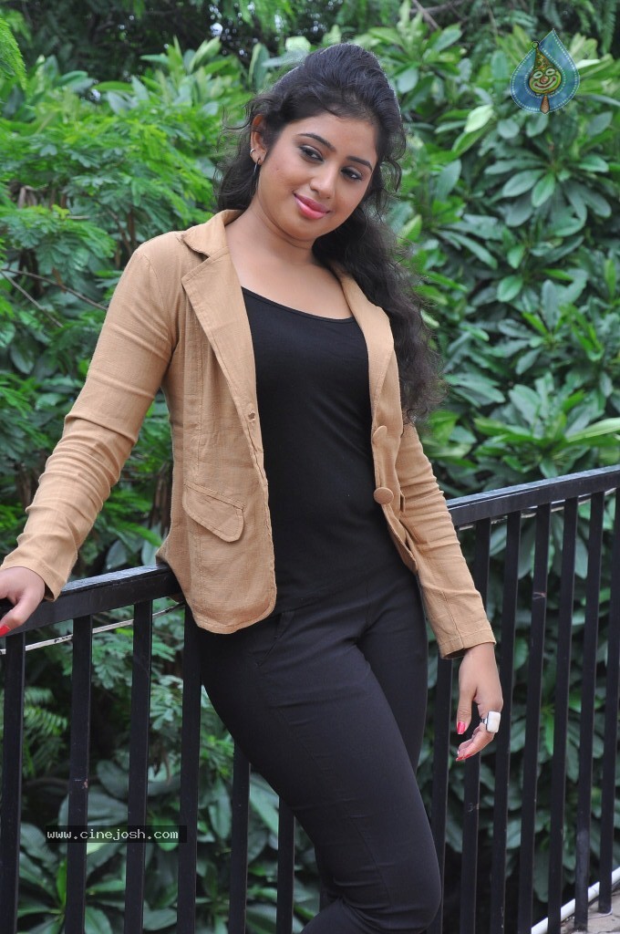 Jr Jeevitha Stills - 58 / 74 photos