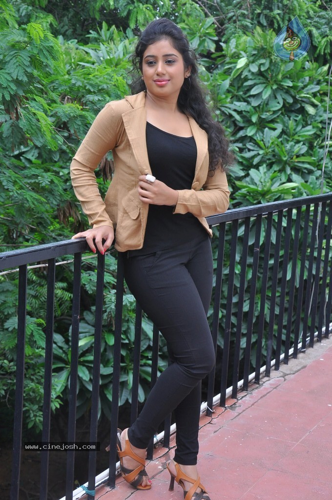 Jr Jeevitha Stills - 66 / 74 photos