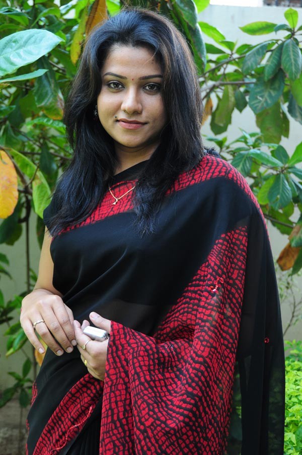 Jyothi - Gentleman - Photos - 11 / 60 photos