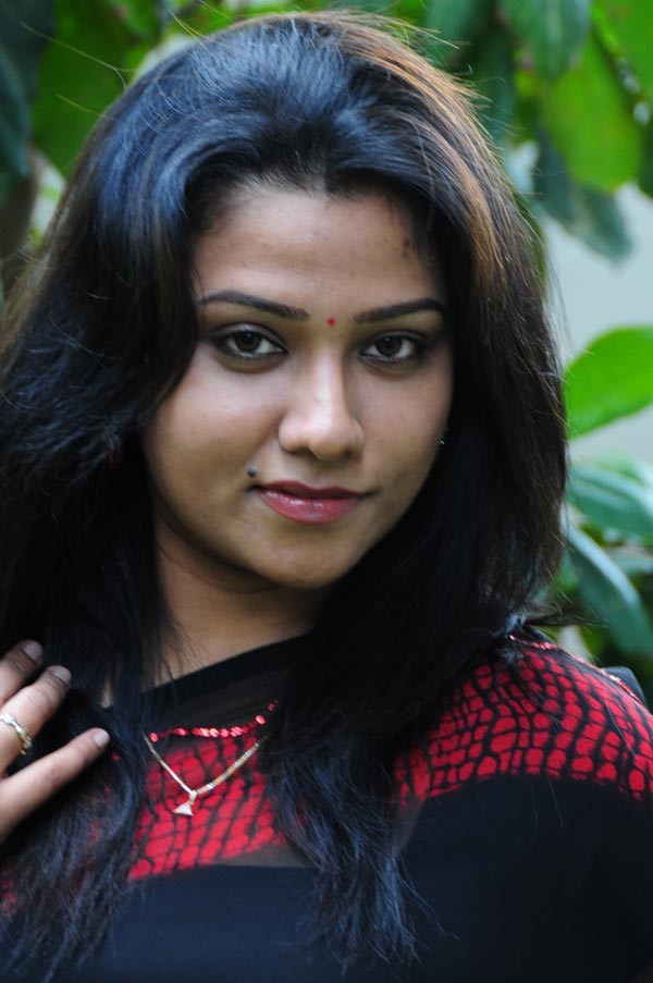 Jyothi - Gentleman - Photos - 24 / 60 photos