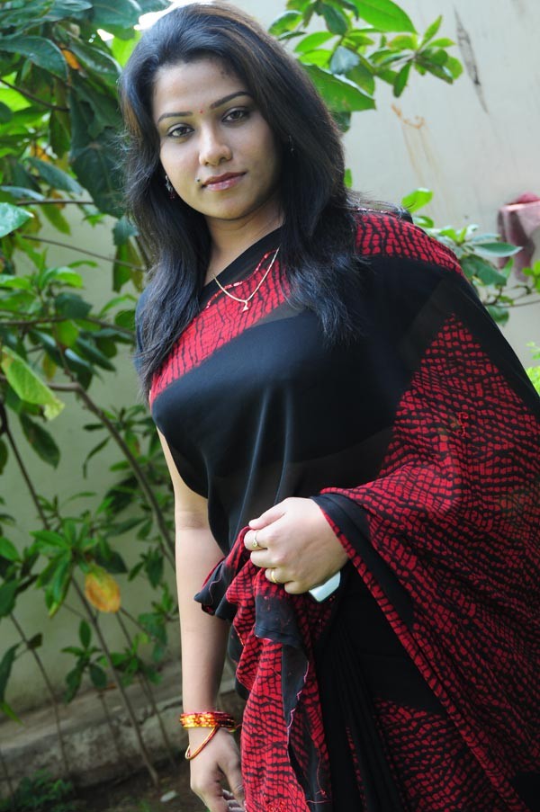 Jyothi - Gentleman - Photos - 34 / 60 photos